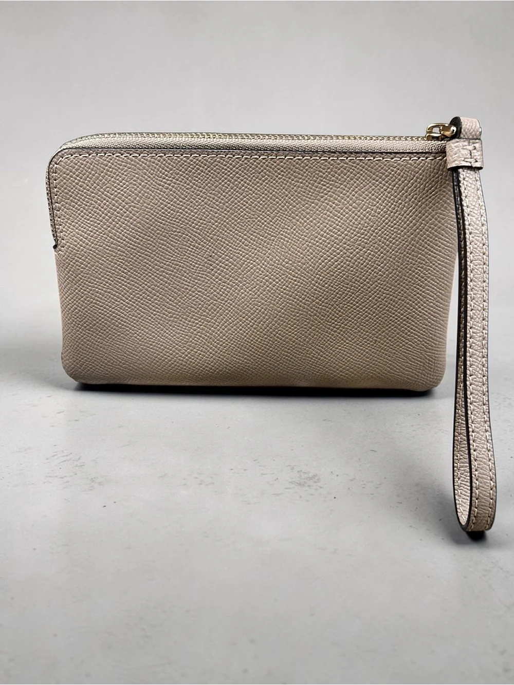 Coach Corner Zip Wristlet Taupe Beige Crossgrain Leather Wallet Bag EUC